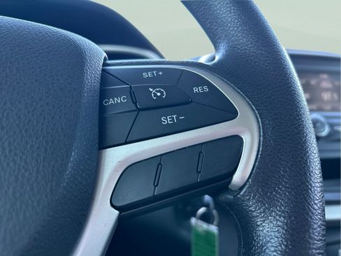 Used 2015 Jeep Cherokee Sport w/ Sport Appearance Group FWD image 15