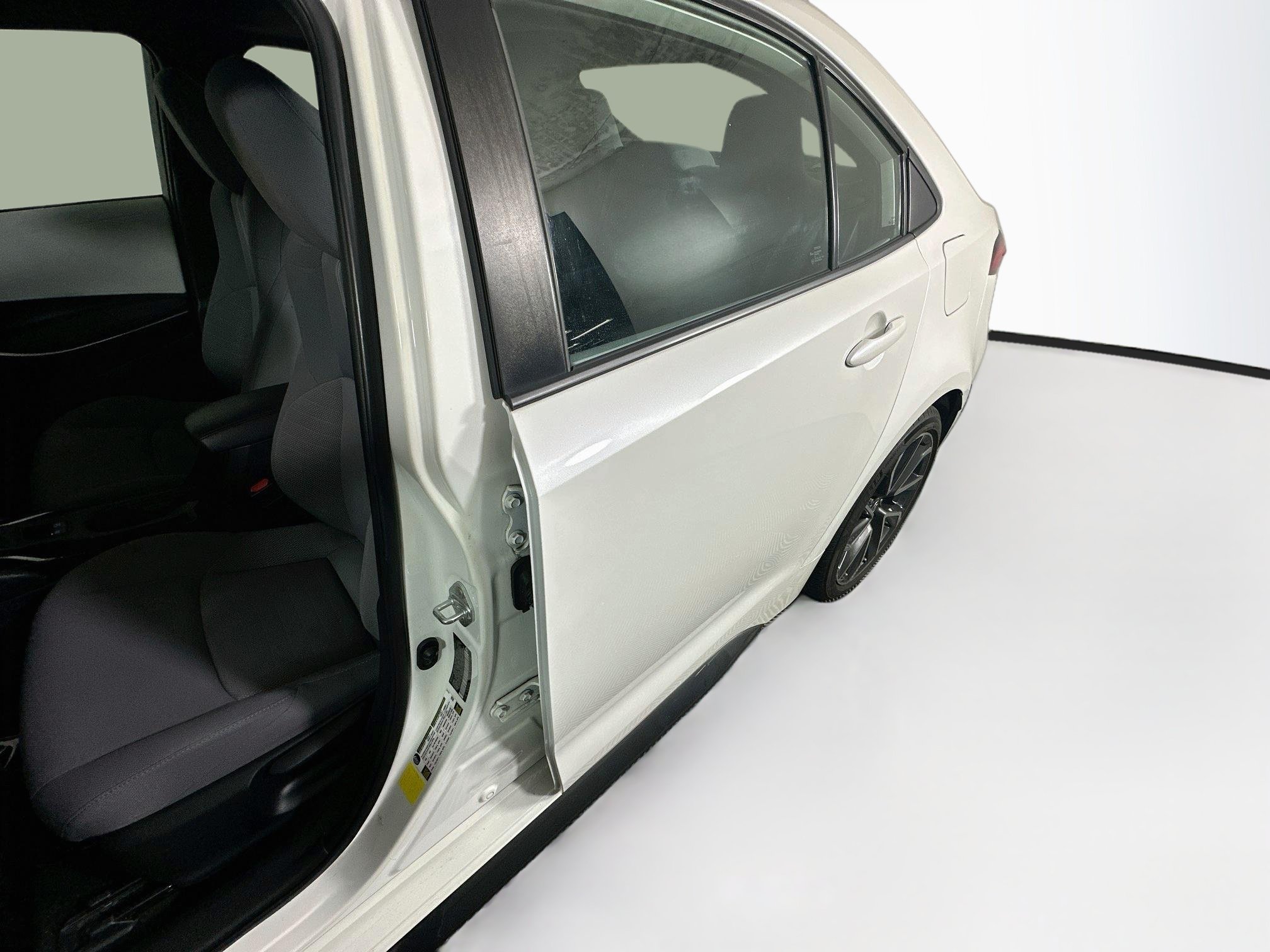 Used 2020 Toyota Corolla SE w/ SE Premium Package FWD image 12