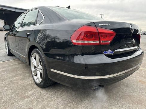 Used 2015 Volkswagen Passat 1.8T SEL Premium FWD image 4