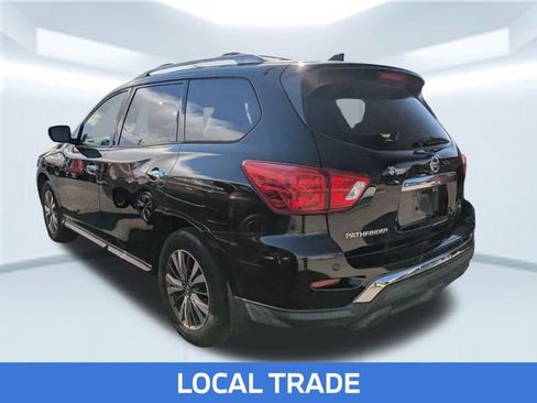 Used 2019 Nissan Pathfinder SL image 2