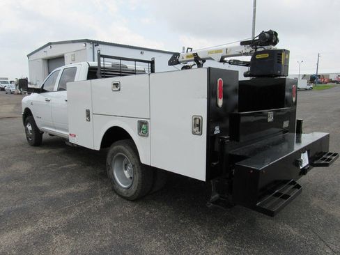Used 2022 RAM 3500 Tradesman w/ Chrome Appearance Group AWD/4WD image 5