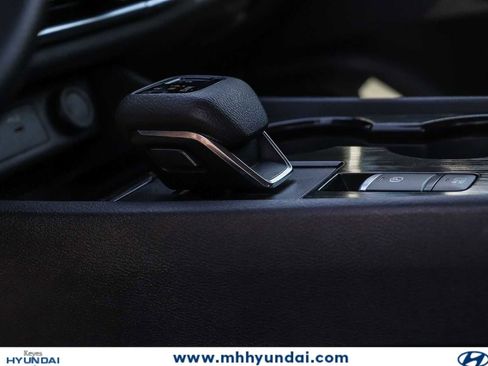 Used 2024 Nissan Rogue S AWD/4WD image 15