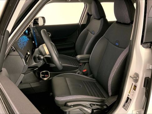 Used 2026 MINI Cooper 4-Door Hardtop FWD image 13