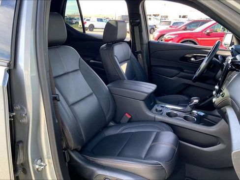 Used 2023 Chevrolet Traverse RS AWD/4WD image 7