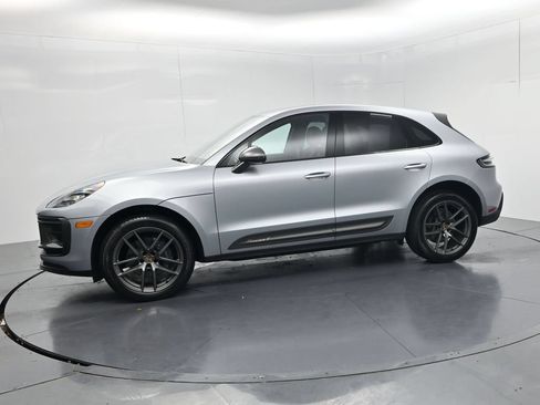 Used 2024 Porsche Macan AWD/4WD image 4