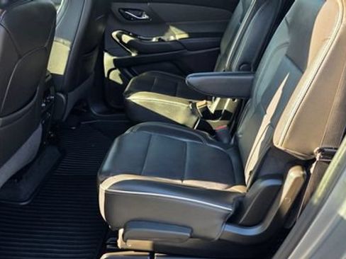 Used 2023 Chevrolet Traverse Premier AWD/4WD image 12