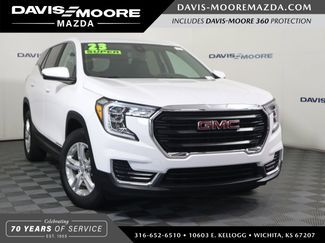 Used 2023 GMC Terrain SLE image 1