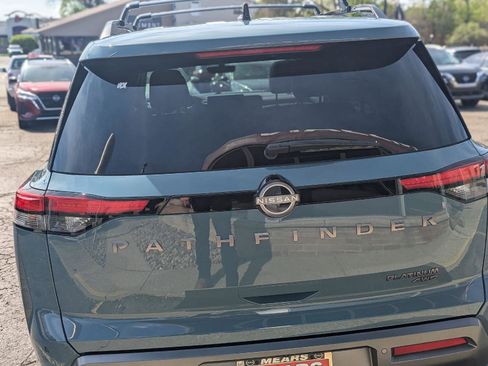 New 2026 Nissan Pathfinder Platinum AWD/4WD image 11