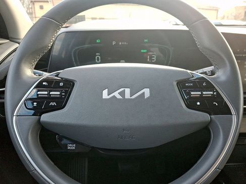 Certified 2023 Kia Niro EX image 19