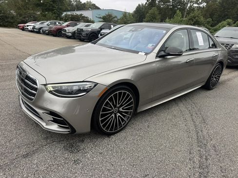 Used 2023 Mercedes-Benz S 580 4MATIC Sedan image 3