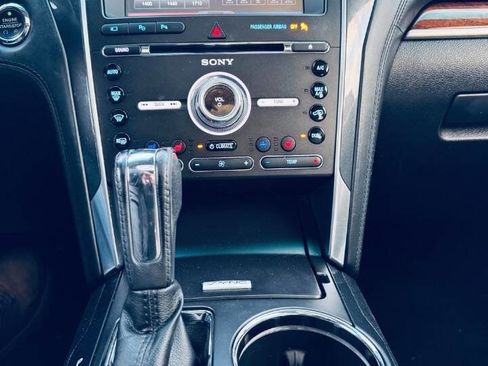 Used 2016 Ford Explorer Platinum image 25