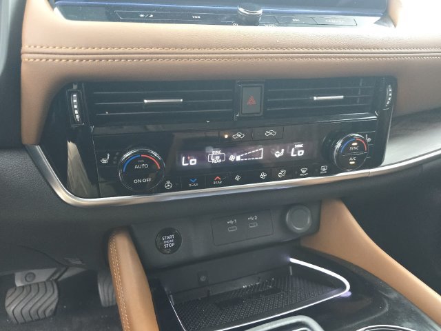 Used 2025 Nissan Rogue Platinum w/ Tech Package FWD image 20