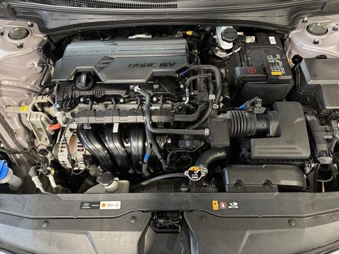 Used 2023 Hyundai Elantra Limited w/ Preferred Accessory Package image 20