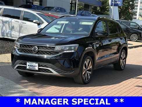 Used 2022 Volkswagen Taos SE image 1