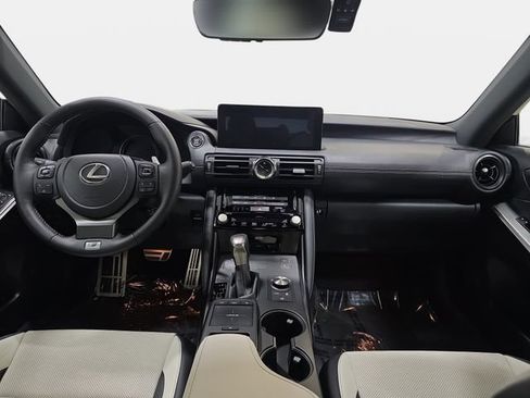 Used 2025 Lexus IS 500 RWD image 10