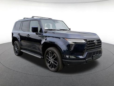 Used 2025 Lexus GX 550 w/ Accessory Package (2T) AWD/4WD image 8
