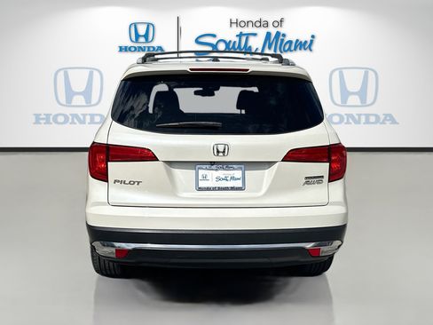 Certified 2018 Honda Pilot Touring image 6