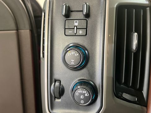 Used 2018 Chevrolet Silverado 2500 High Country w/ Duramax Plus Package AWD/4WD image 31