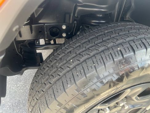 Used 2025 Jeep Wrangler Sport AWD/4WD image 16