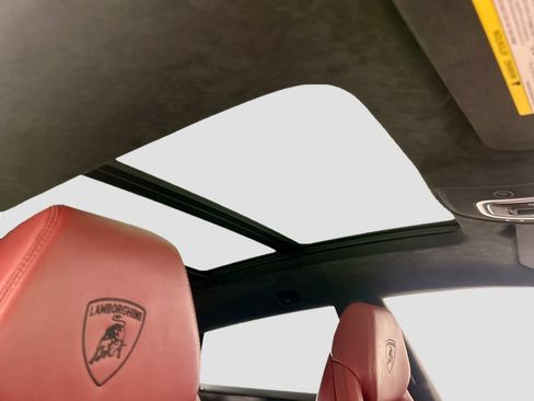 Used 2022 Lamborghini Urus AWD/4WD image 17