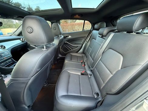 Used 2017 Mercedes-Benz GLA 250 4MATIC image 11
