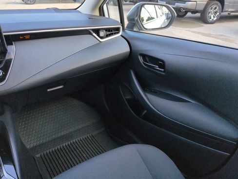 Used 2022 Toyota Corolla LE FWD image 15