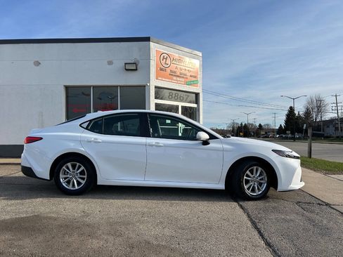 Used 2025 Toyota Camry LE FWD image 3