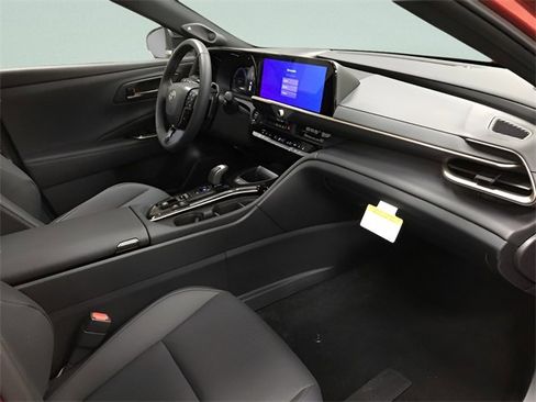 New 2025 Toyota Crown Signia image 15