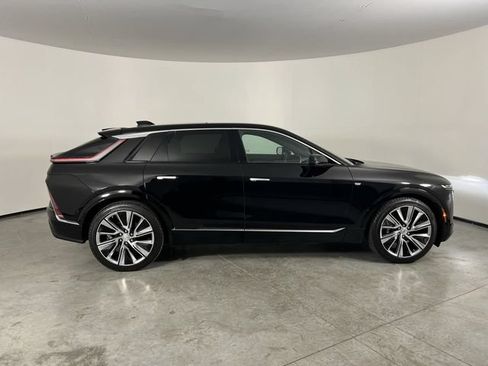 Certified 2024 Cadillac Lyriq Luxury RWD image 9