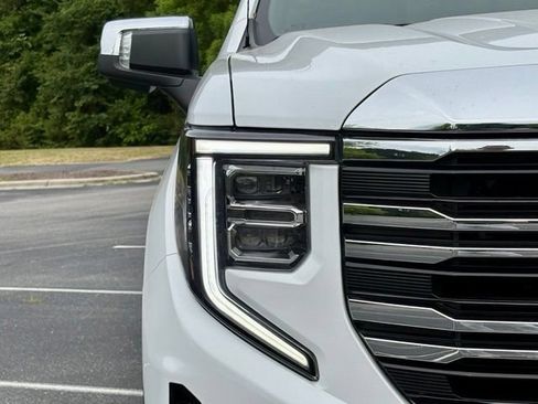Used 2024 GMC Sierra 1500 SLT w/ SLT Premium Plus Package AWD/4WD image 13