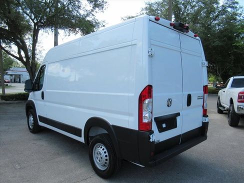 Used 2025 RAM ProMaster 2500 w/ Convenience Group FWD image 5