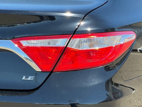 Used 2016 Toyota Camry LE FWD image 29
