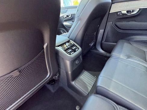 New 2025 Volvo XC90 T8 Ultra w/ Protection Package Premier image 21