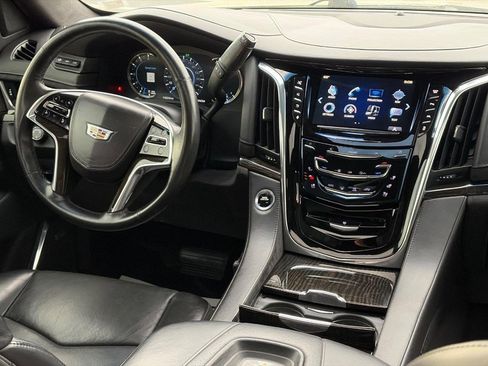 Used 2016 Cadillac Escalade ESV Platinum AWD/4WD image 13