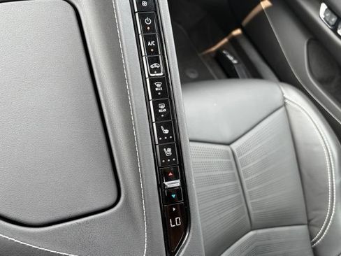 Used 2024 Chevrolet Corvette Stingray Preferred Conv w/ Z51 Performance Package RWD image 30