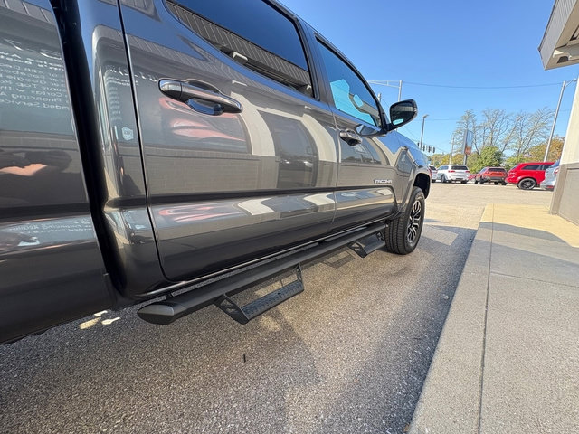 Used 2022 Toyota Tacoma TRD Sport AWD/4WD image 37
