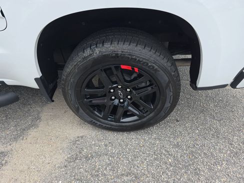 Used 2024 Chevrolet Silverado 1500 RST w/ Redline Edition AWD/4WD image 33