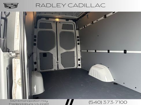 Used 2024 Mercedes-Benz eSprinter 170 Cargo image 13