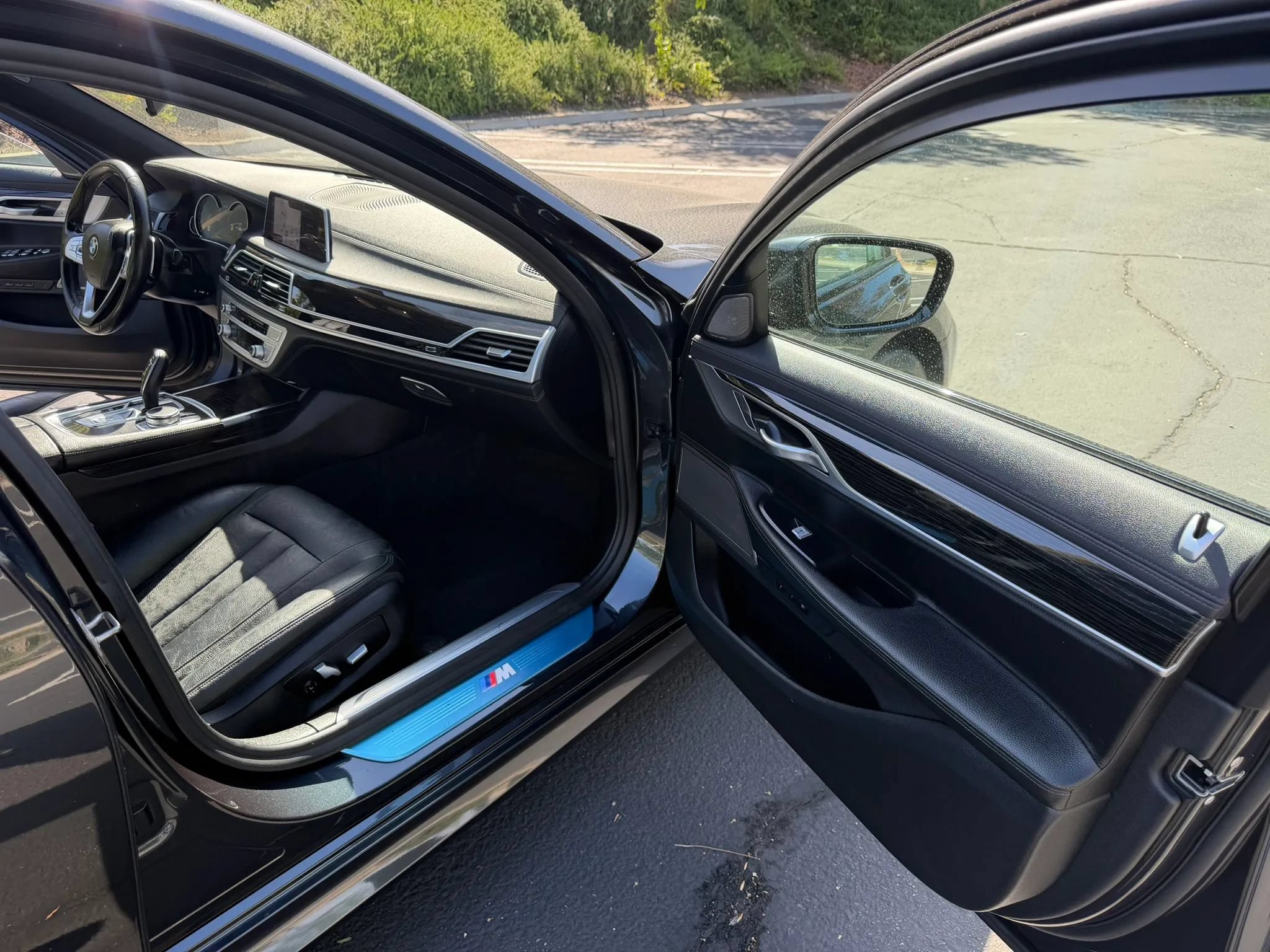 Used 2019 BMW 740i w/ M Sport Package RWD image 24