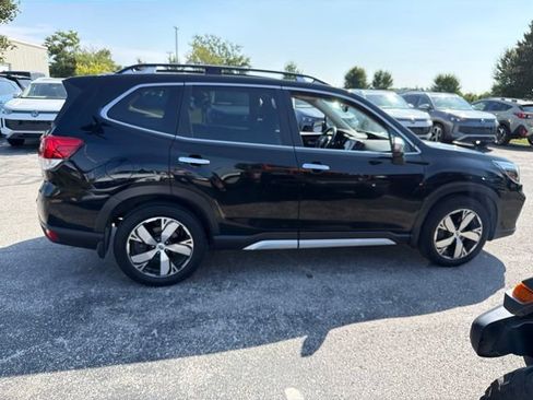 Used 2019 Subaru Forester Touring AWD/4WD image 5