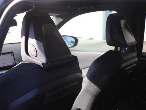 Certified 2025 BMW X3 xDrive30i w/ Convenience Package image 34