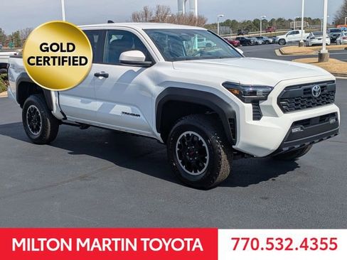 Certified 2025 Toyota Tacoma TRD Off-Road image 2