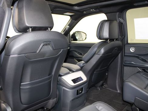 New 2026 Lincoln Navigator L Reserve w/ Jet Appearance Package image 30