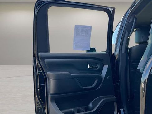 Used 2018 Nissan Titan SL w/ Midnight Edition AWD/4WD image 28