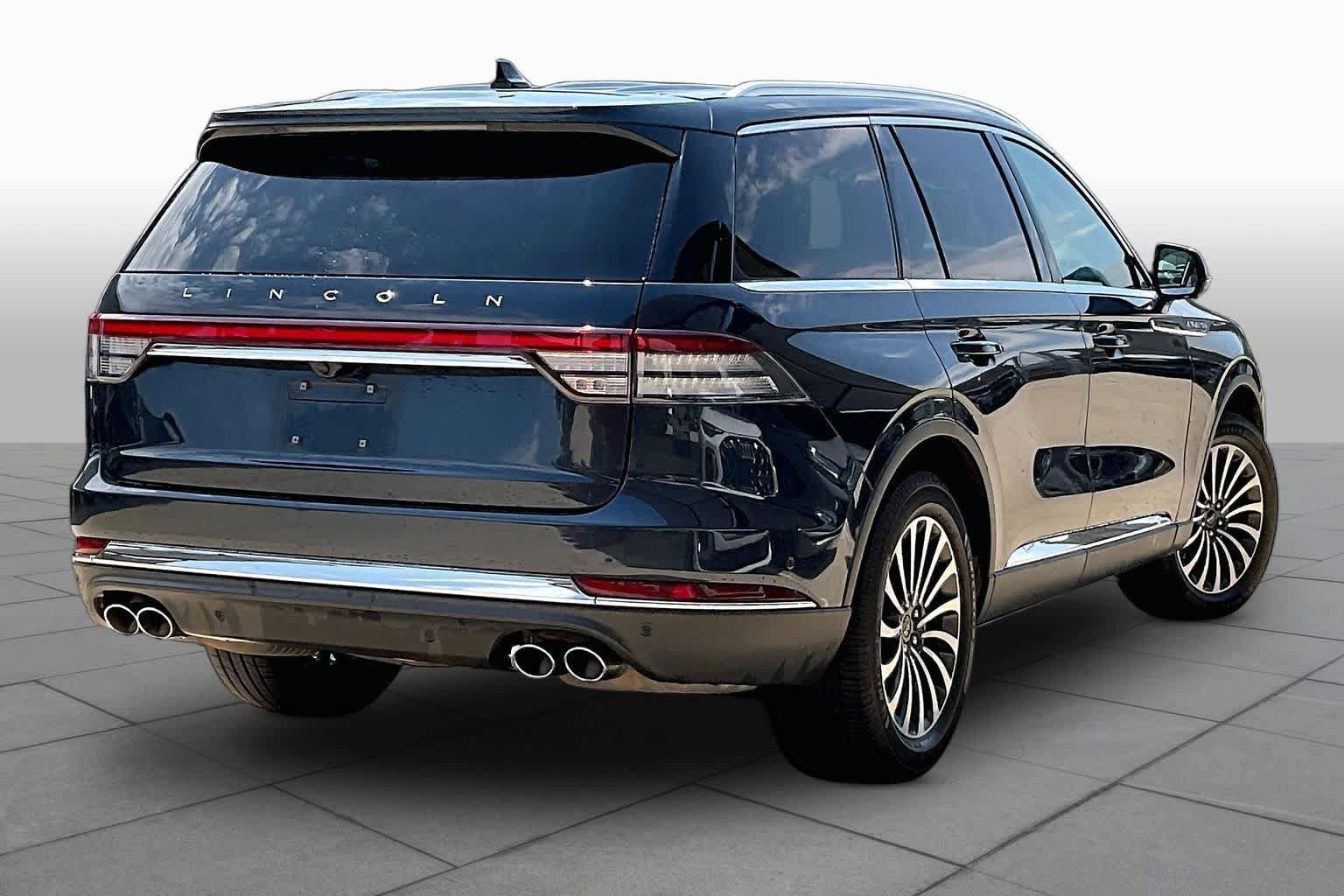 Used 2023 Lincoln Aviator Reserve w/ Equipment Group 201A AWD/4WD image 12