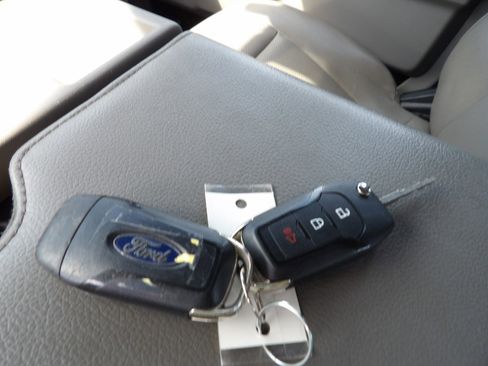 Used 2022 Ford F250 XL w/ Power Equipment Group image 29