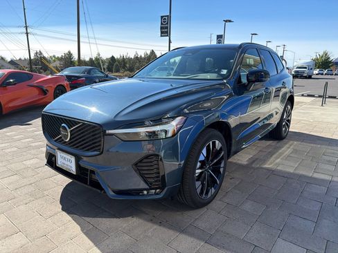 Used 2026 Volvo XC60 B5 Plus AWD/4WD image 4
