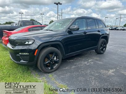 Used 2023 Jeep Grand Cherokee Limited w/ Black Appearance Package