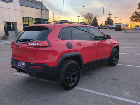 Used 2017 Jeep Cherokee Trailhawk w/ Cold Weather Group image 5