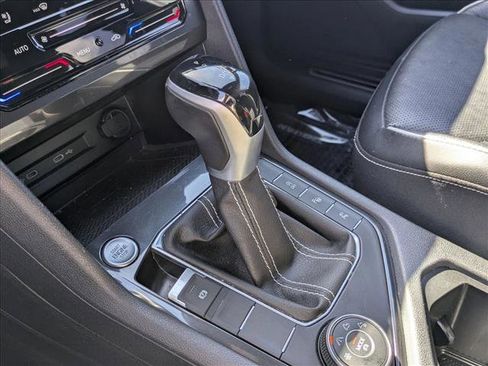 Used 2022 Volkswagen Tiguan SEL R-Line image 11
